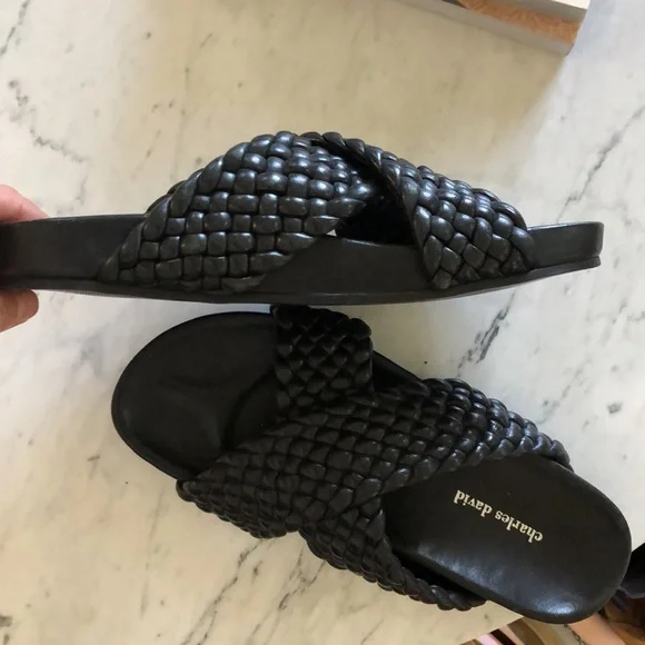 Charles David 8.5 amazing leather slides - Picture 2 of 3